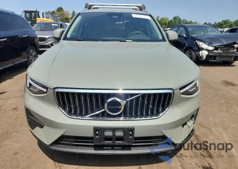 2025 Volvo Xc40 Core z USA, uszkodzony, nr VIN YV4L12UJ0S2468016